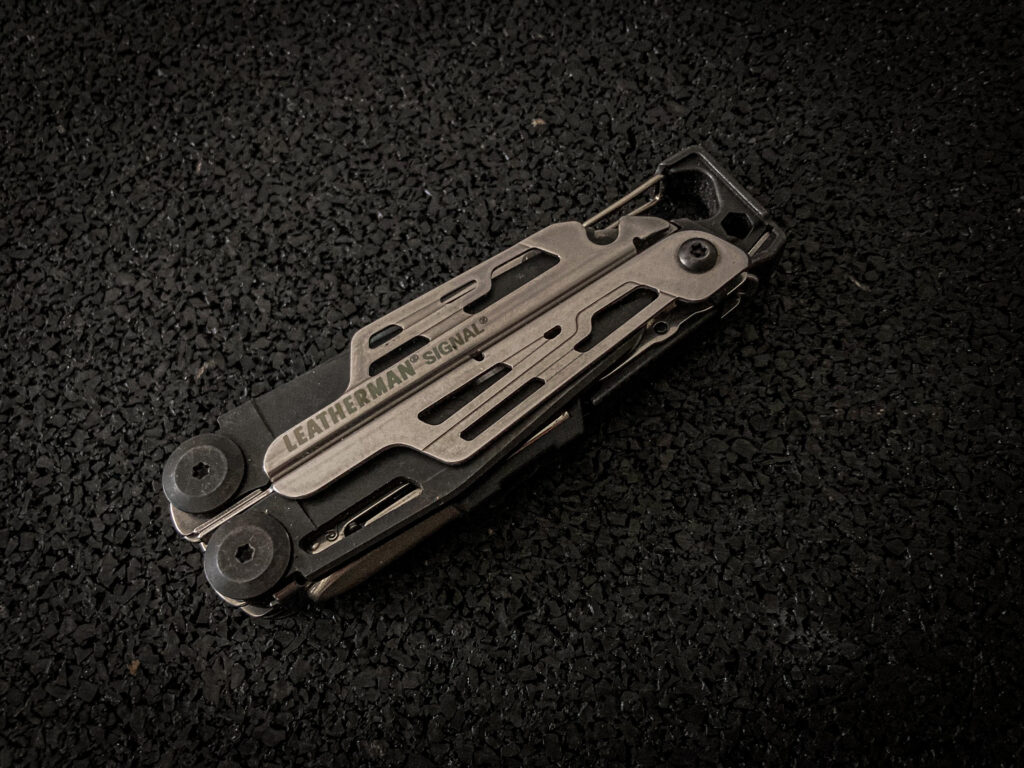Outdoor multitool Leatherman Signal